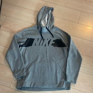 Men’s medium Nike dri fit sweatshirt